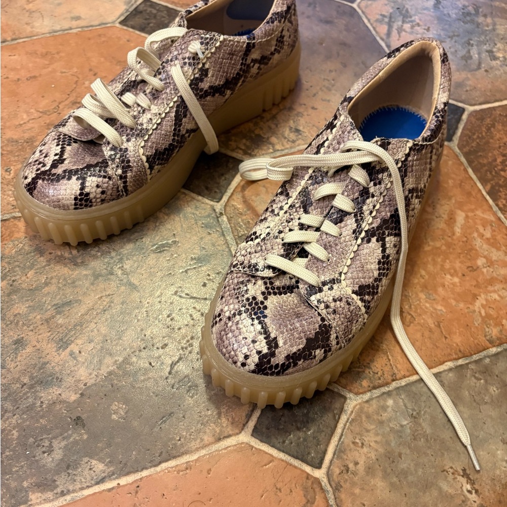 Clarks Beige Snake Print snakeskin look Sneakers